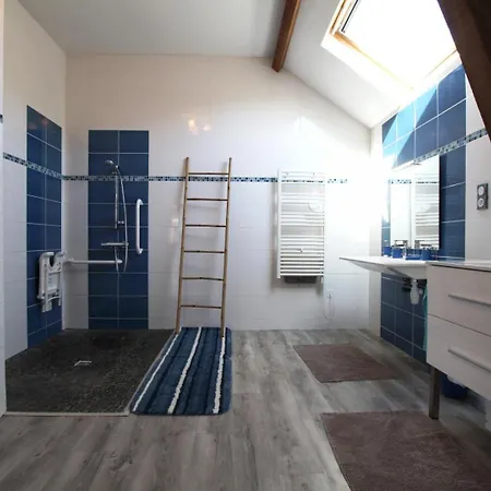 Millepertuis * Montaut (Pyrenees-Atlantiques)