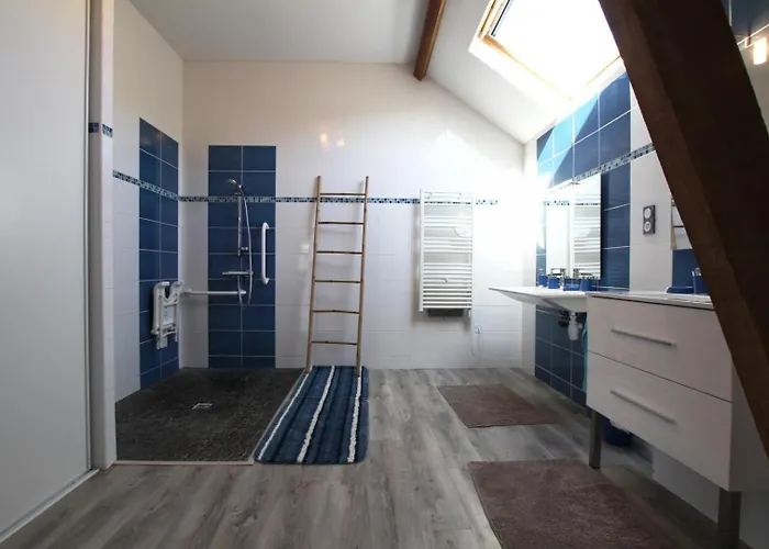 Millepertuis * Montaut (Pyrenees-Atlantiques)